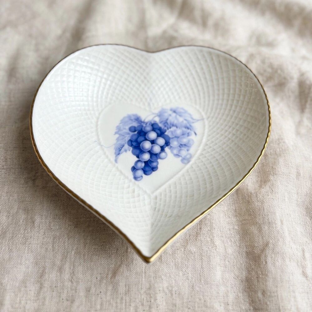 Mikasa Fruit Bouquet Heart Dish Bone China Blue Grapes Gold Rim Nonna Cottage